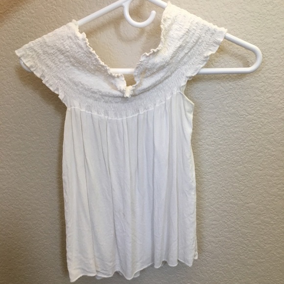 ACCEPTING OFFERS Brandy Melville off the shoulder - Picture 2 of 3